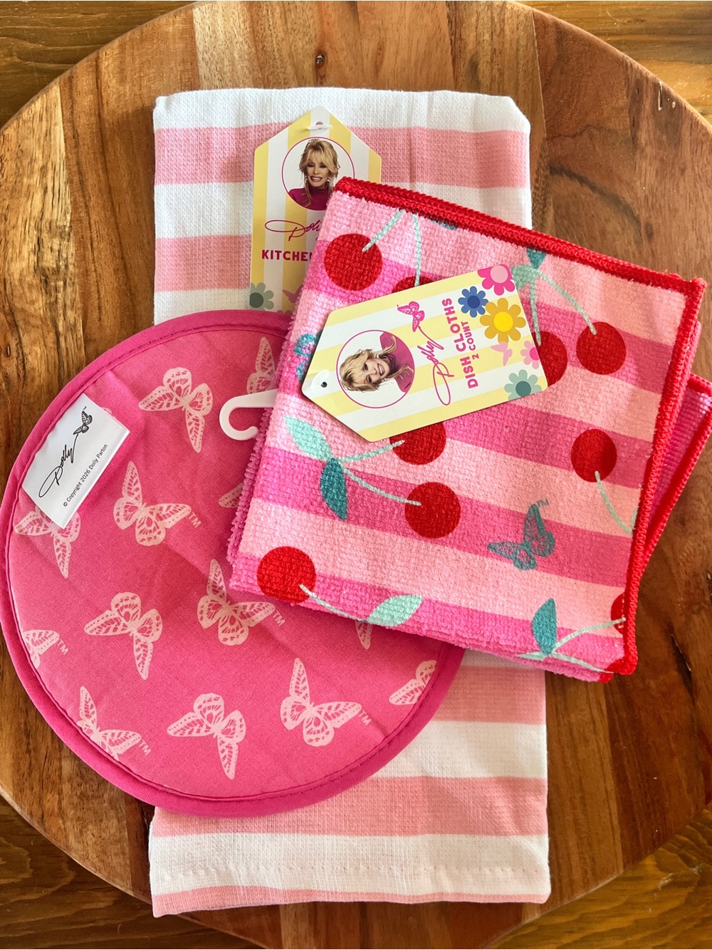 NWT Dolly Parton Kitchen Set – Towel, 2 Dish Cloths + Pot Holder Life is Sweet